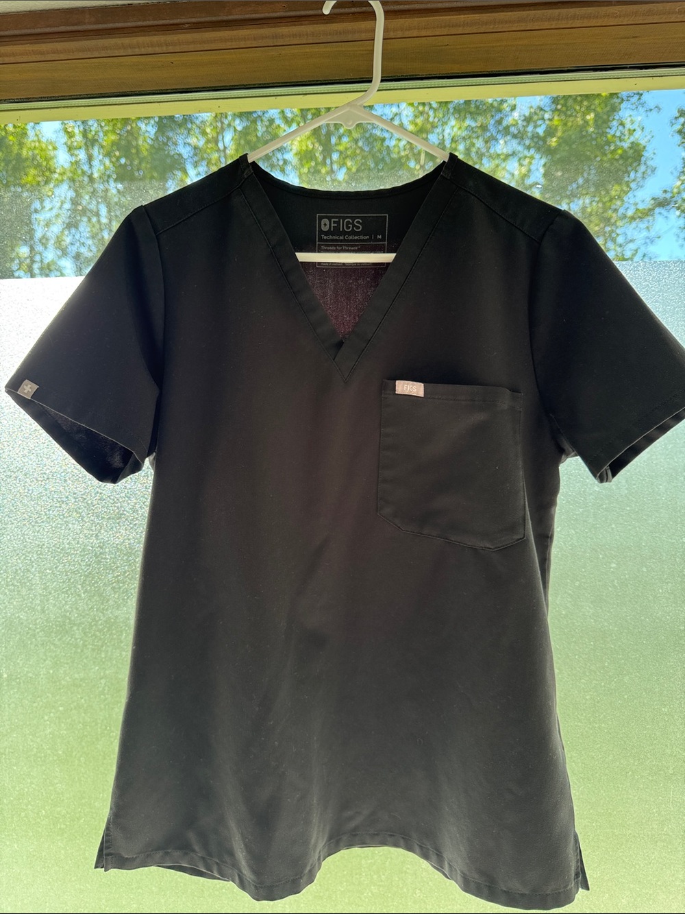 FIGS Women’s Black V-Neck Scrub Top and Jogger Pants